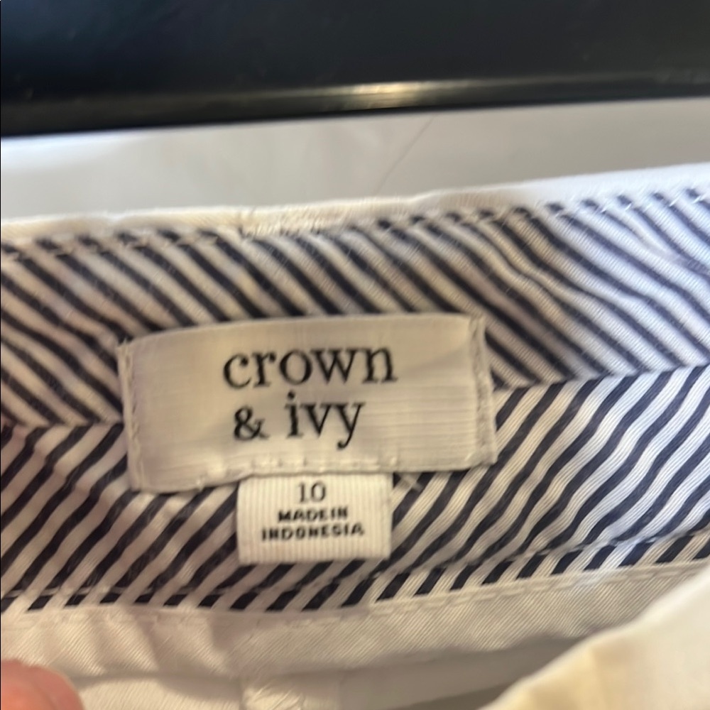 Crown & Ivy White Tailored ladies shorts - Picture 8 of 8